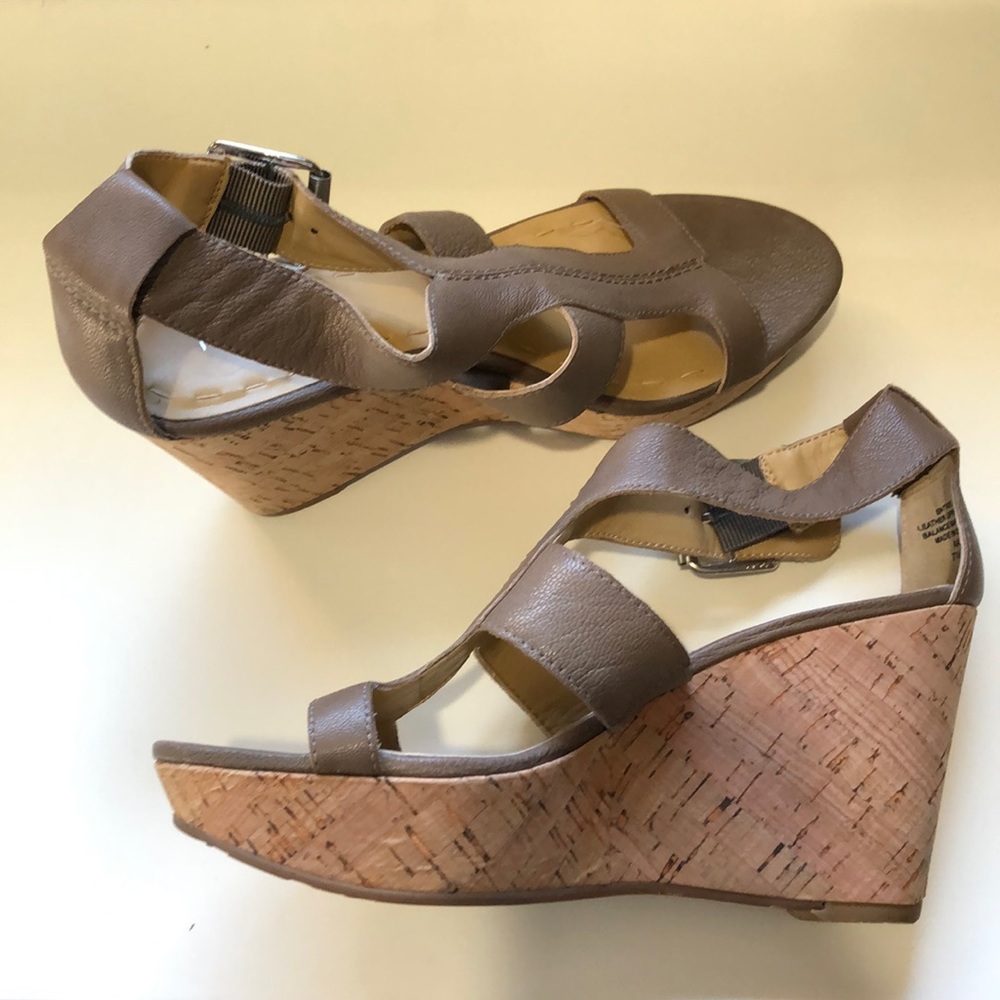 Nine West wedges (size 7.5)
